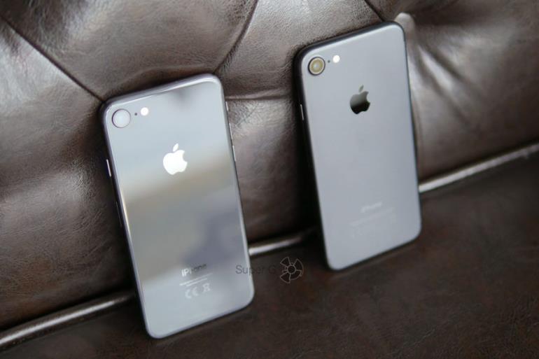 Тест и сравнение iPhone 8 (слева) и iPhone 7 (справа)