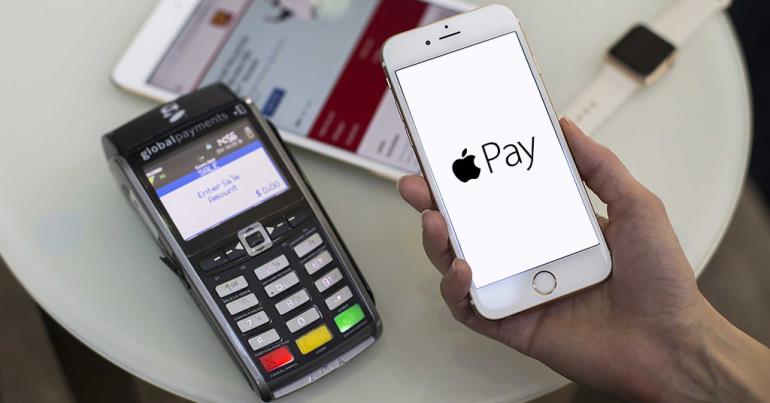 С помощью NFC в айфоне функцию оплаты можно активировать в Apple Pay