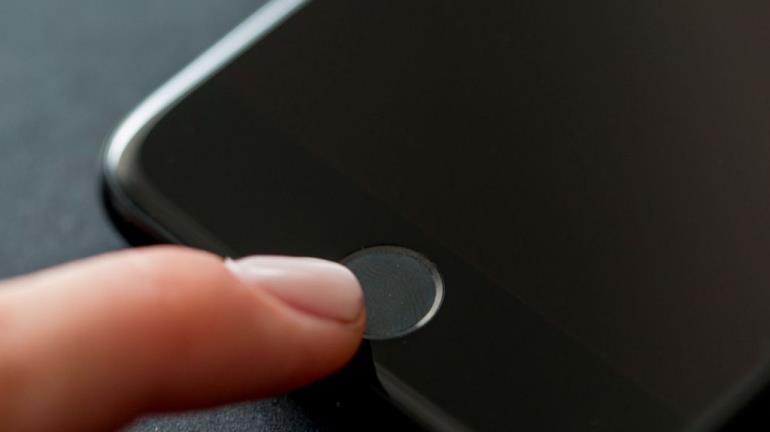 Обзор iPhone 7: кнопка, которой нет (фото Mashable)