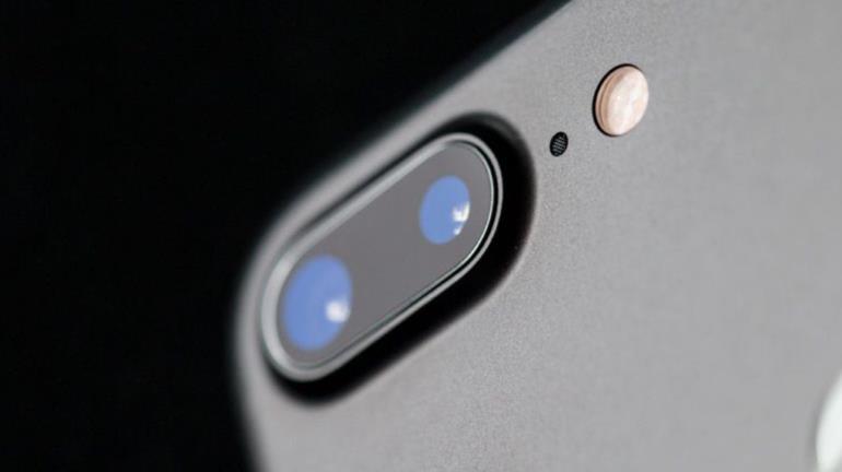Обзор iPhone 7: сдвоенная камера в модели Plus. Фото Mashable