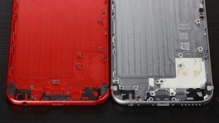 Блестящая каемка — фасет — на отверстиях динамиков и микрофона в оригинальном корпусе для iPhone 6 и неоригинальном