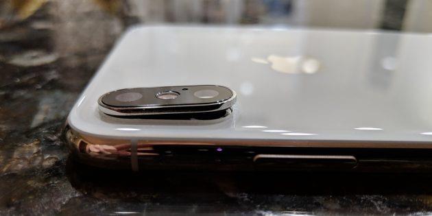 Непрочное стекло камеры iPhone XS Max: модуль отошёл от корпуса