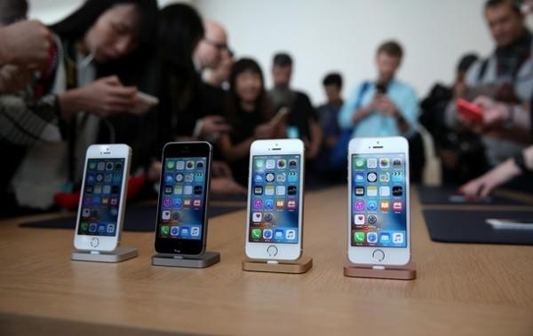 В том же Китае всего за пару дней предварительного заказа было продано более 3,4 млн iPhone SE.