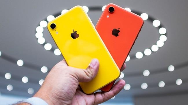 Желтый и красный айфон