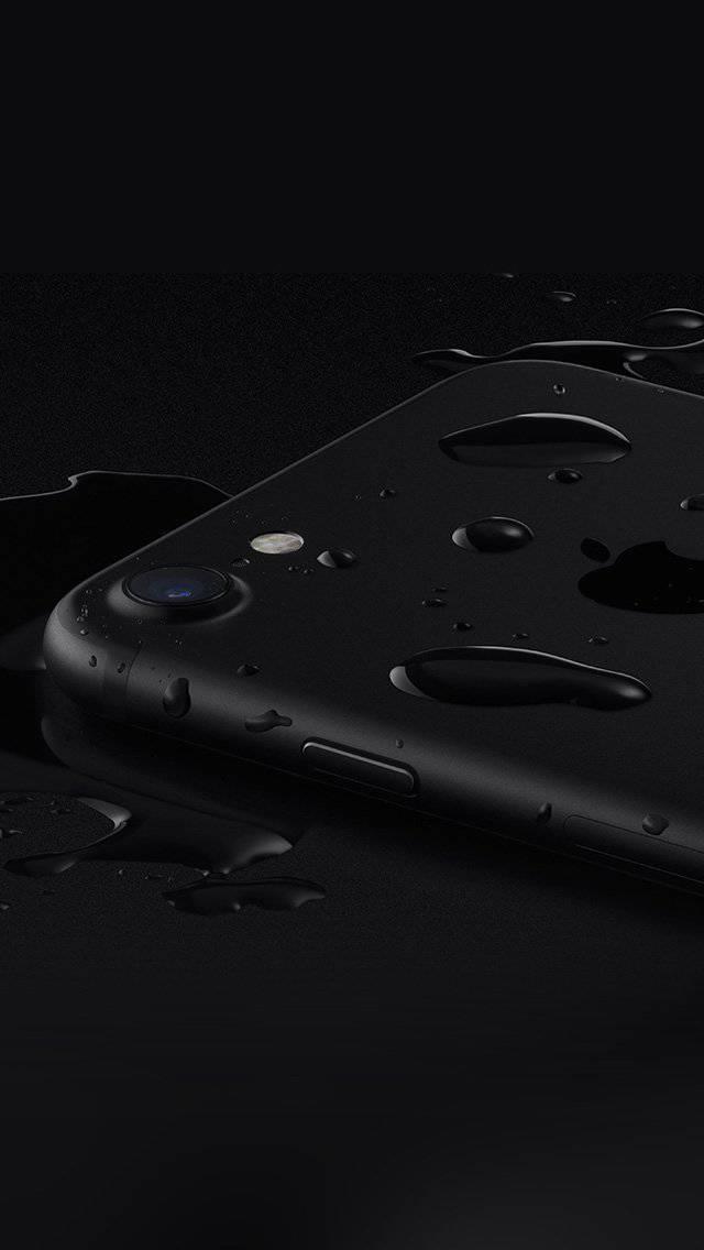 black-water-resistant-apple-art-illustration-iphone-5
